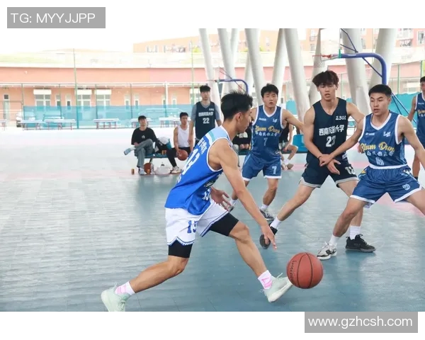 篮球明星直播打篮球的背后故事与精彩瞬间揭秘